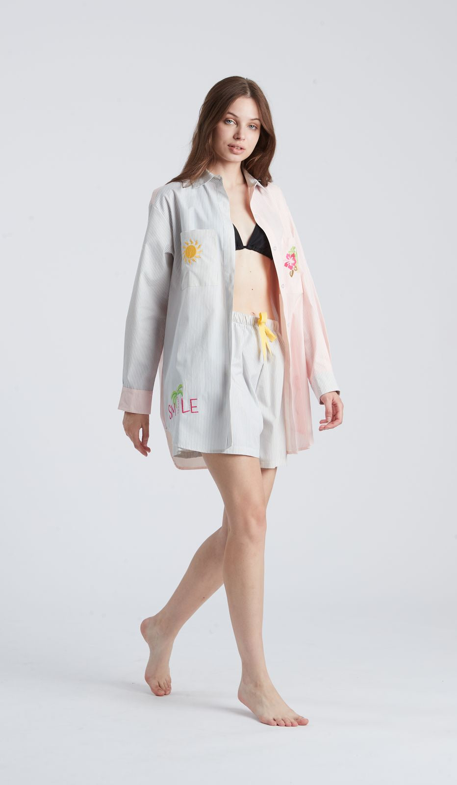 CAMICIA BEACH MONOCOLORE in cotone 100 percento per notti fresche e stilose, ideale per l'estate.