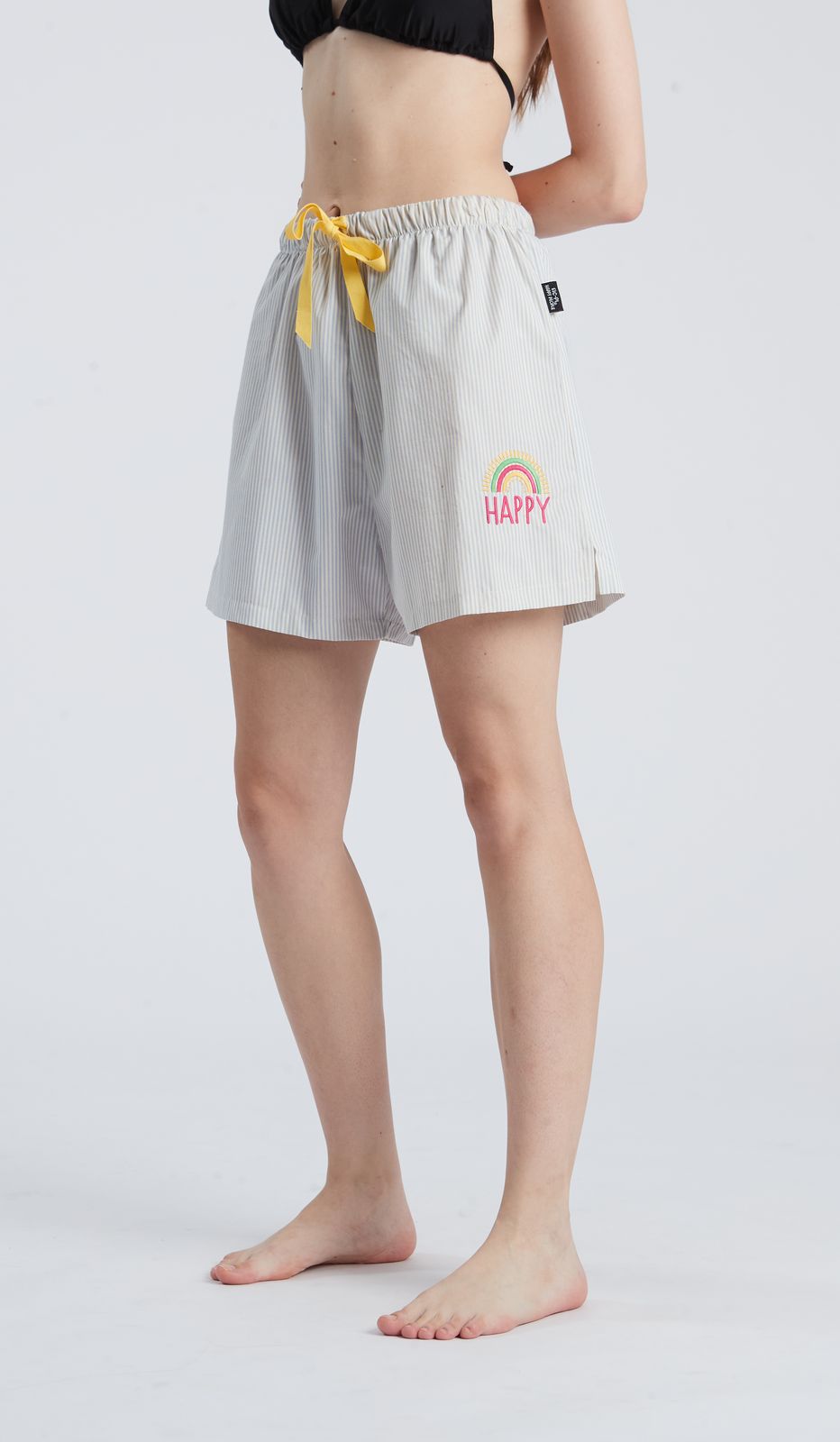 SHORTS TASCHE BEACH MONOCOLORE in cotone 100 percento per comfort e praticità durante le tue giornate estive.