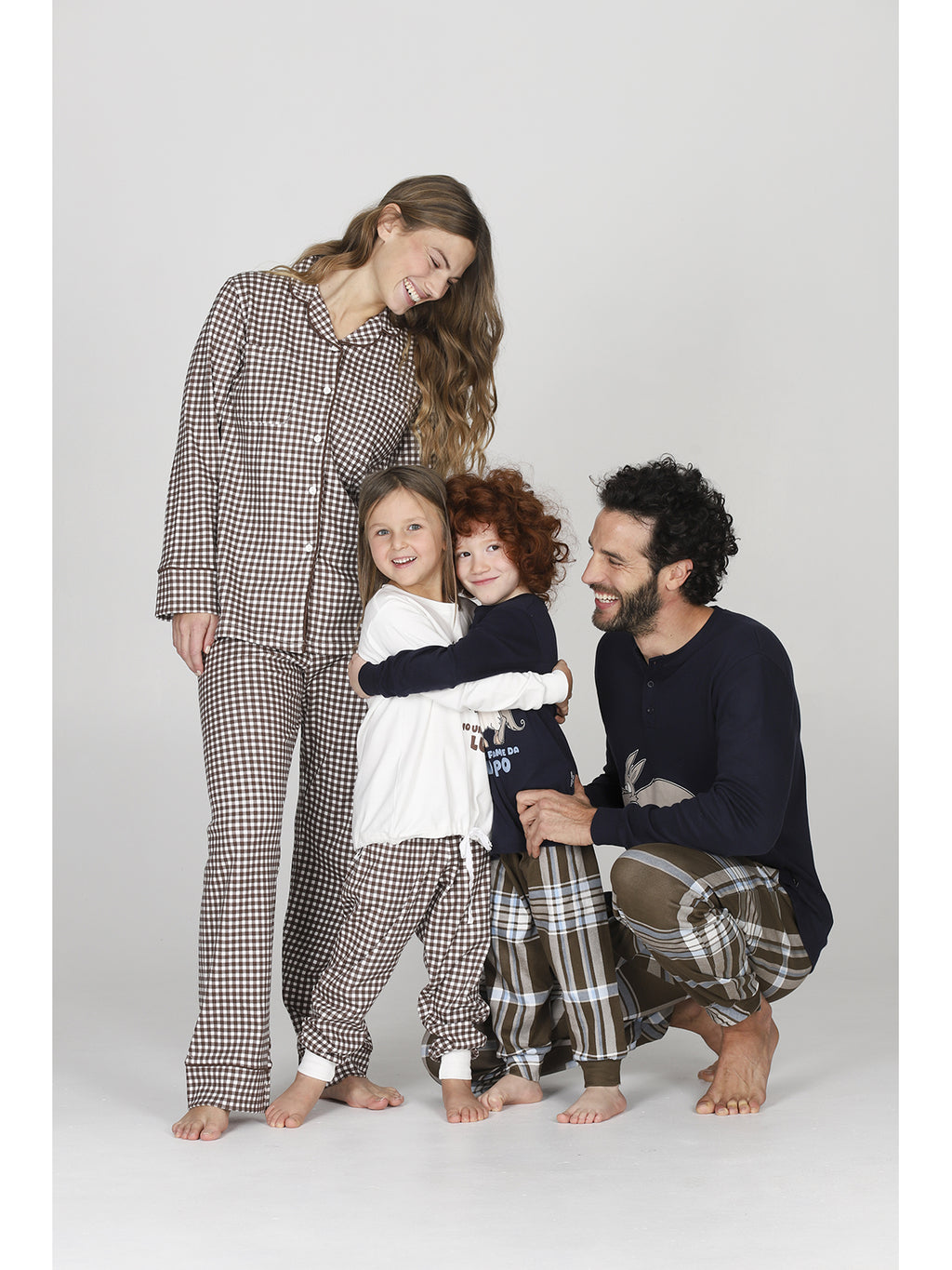 Pigiama cardigan donna, in morbido caldo cotone, a quadretti marrone