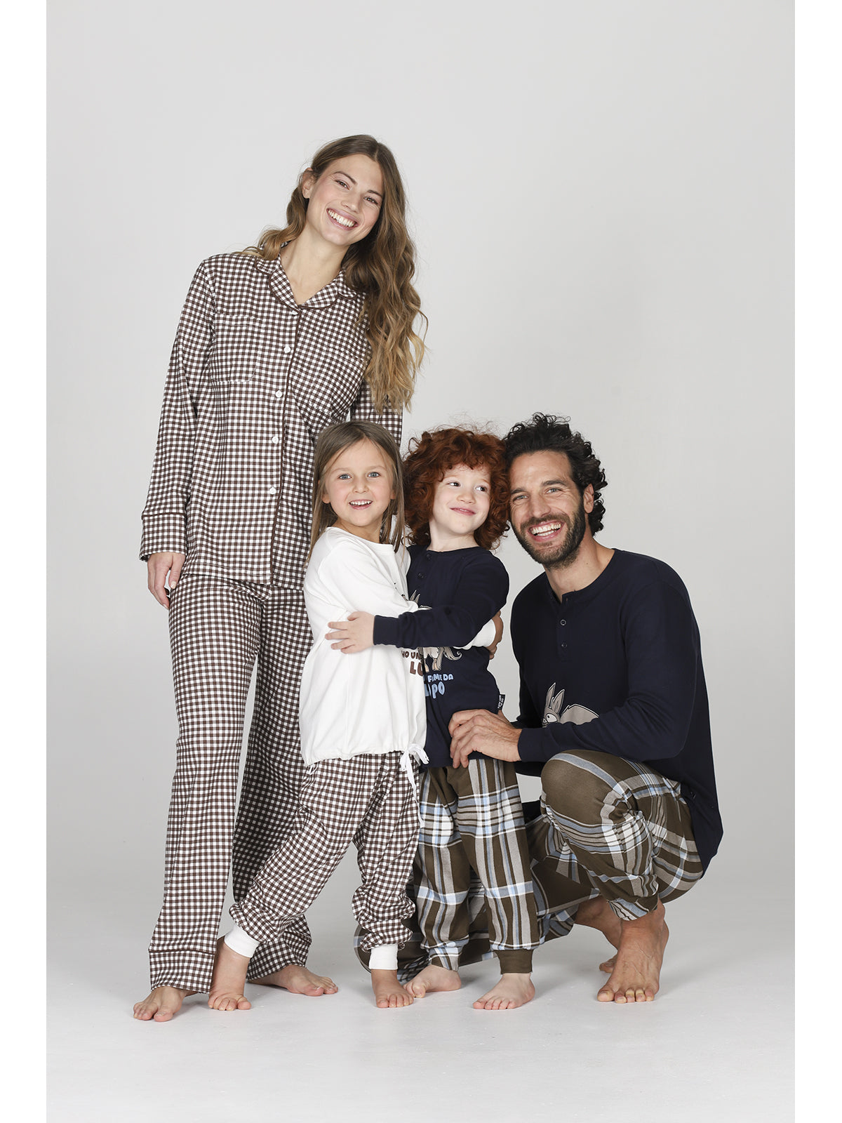 Pigiama cardigan donna, in morbido caldo cotone, a quadretti marrone