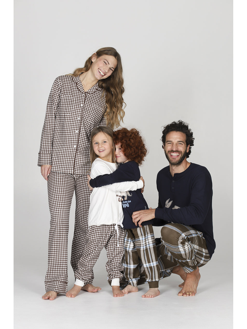 Pigiama cardigan donna, in morbido caldo cotone, a quadretti marrone