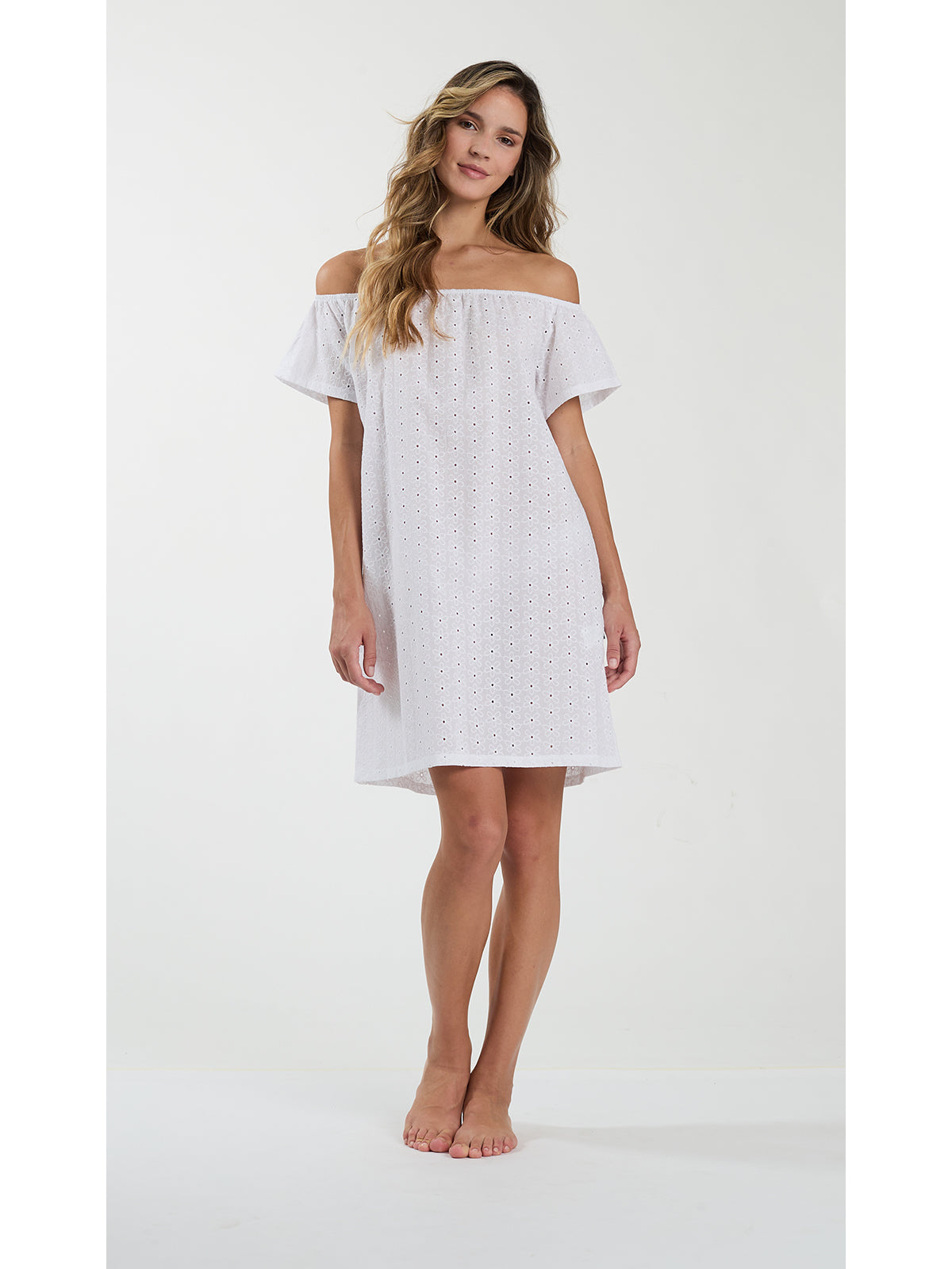 Abito con mezza manica in freschissimo sangallo