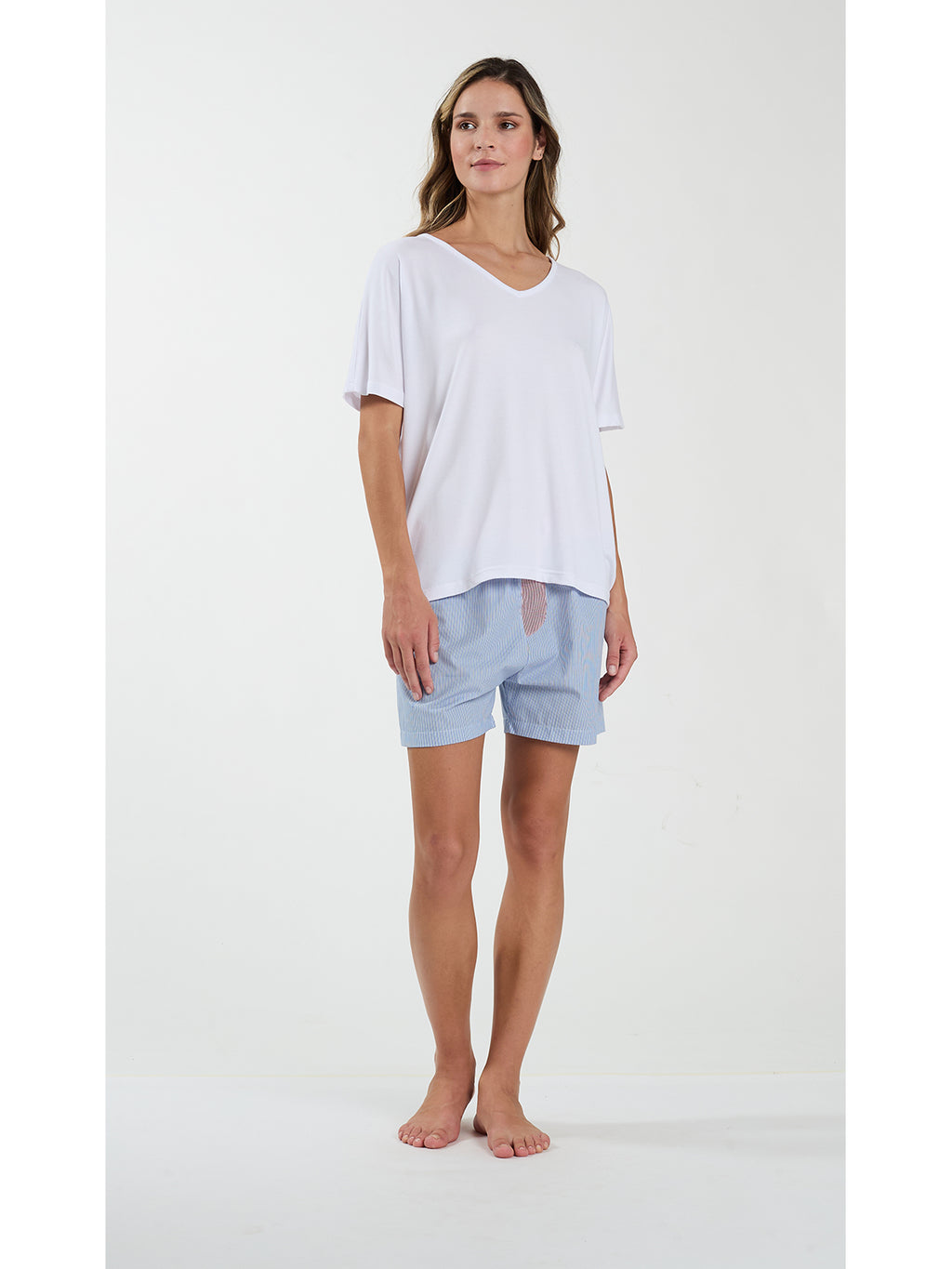 T-shirt a scollo a V in morbida viscosa