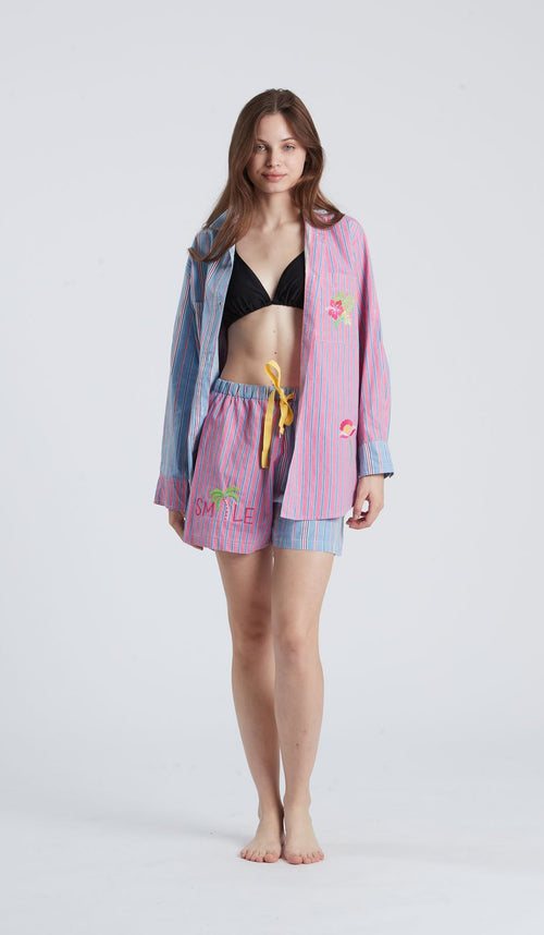 CAMICIA BEACH MULTICOLOR in cotone 100 percento per comfort e freschezza nelle tue notti estive.